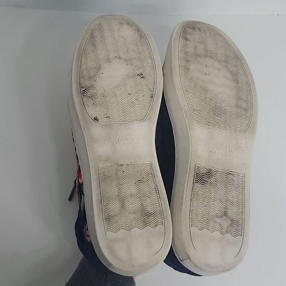 Kenneth Cole Reaction Joey 3 Blue Velvet Embroidered Floral Tennis Shoes Size 9M - Picture 7 of 12